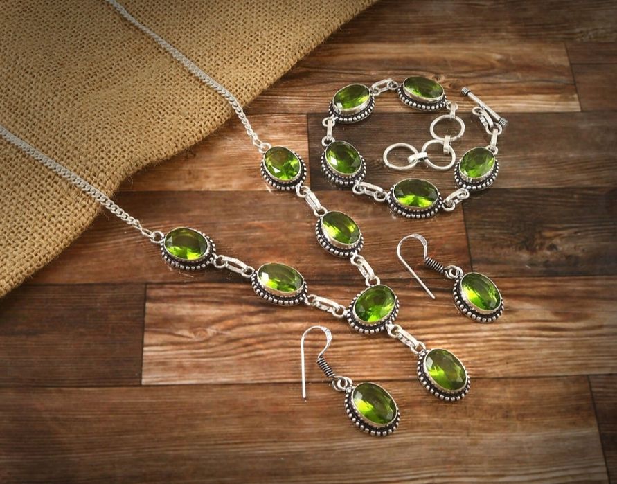 Set argint 925 cu pietre culoarea peridot