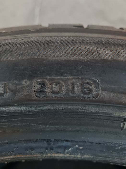 Летни гуми 2 броя BRIDGESTONE Potenza S001 245 40 R17