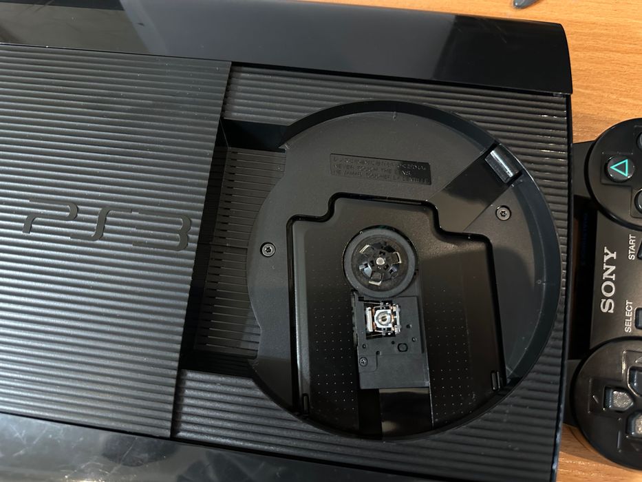 Sony PlayStation 3 Super Slim +40игр +2джойстика