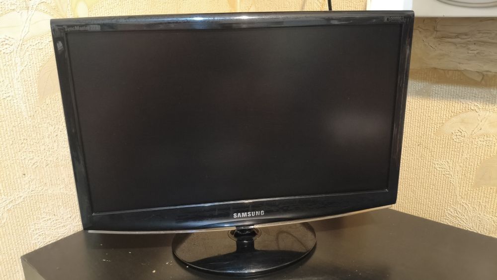 Мониторы FullHD 21.5" VGA