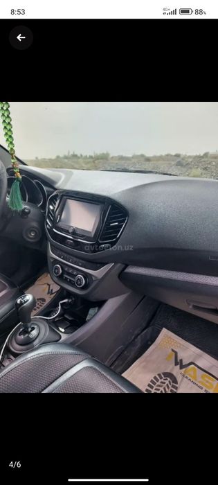 Lada vesta srochna sotiladi