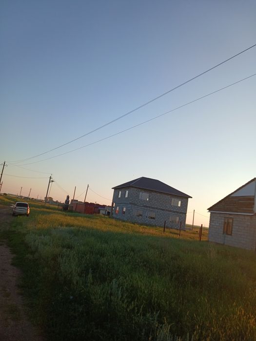 Продам участок с постройкой