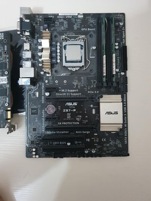 ASUS Z97 DDR3 sotiladi