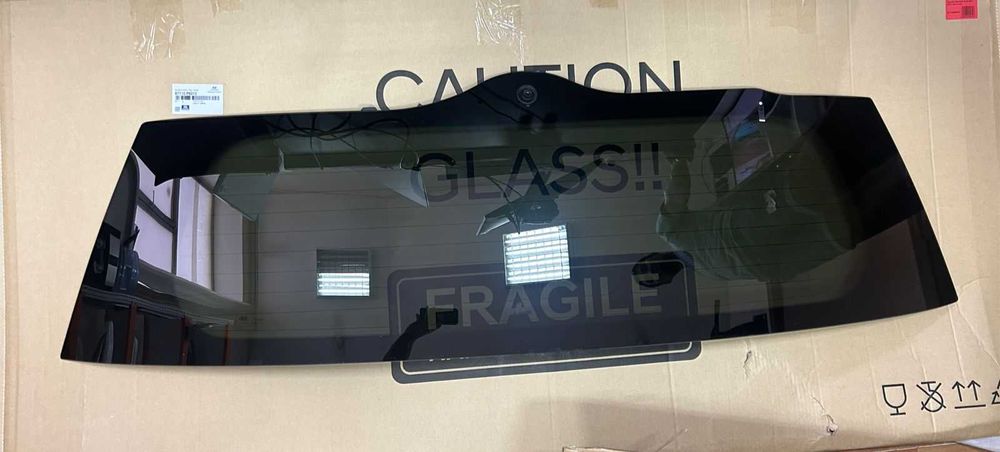Стекло двери багажника Hyundai Santa Fe 5 (24-25г)  87110P6010