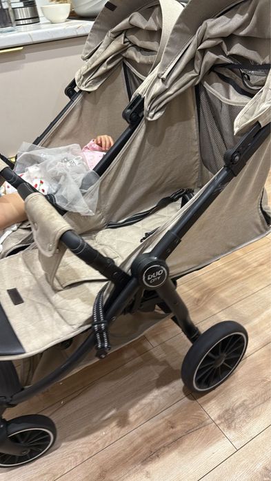 Продам коляску для двойни