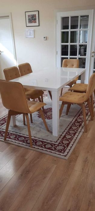 Set masă + 6 scaune din stejar - design modern, stare impecabilă