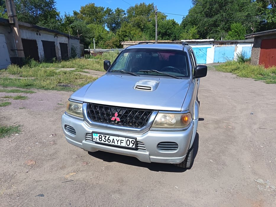 Продам Митсубиси паджеро спорт