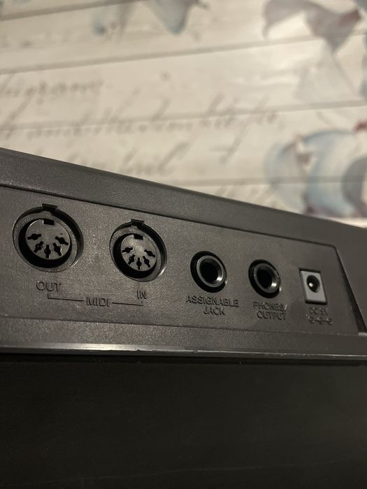 Casio CTK-631 синтезатор – 61 клавиша, MIDI, перфектно състояние