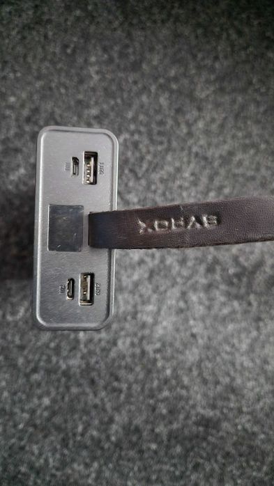 Външна батерия 30 000 mAh