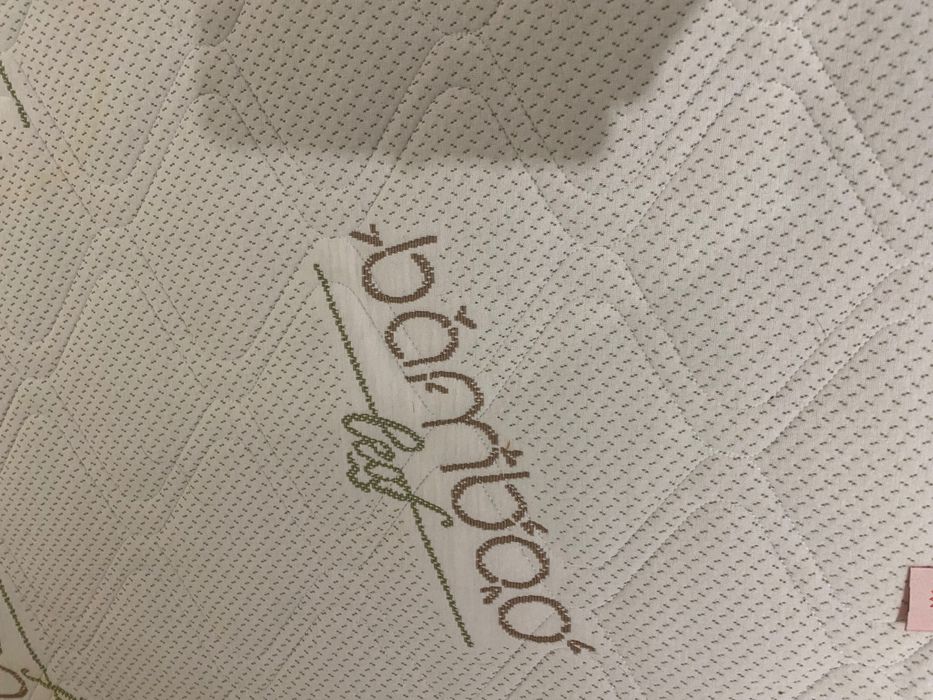 Двулицев матрак  за бебешка кошара с бамбукови нишки