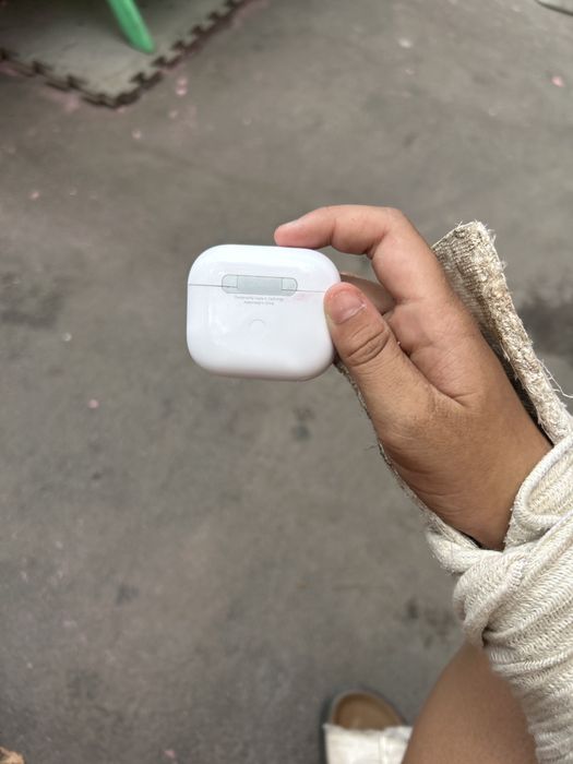 AirPods три новый