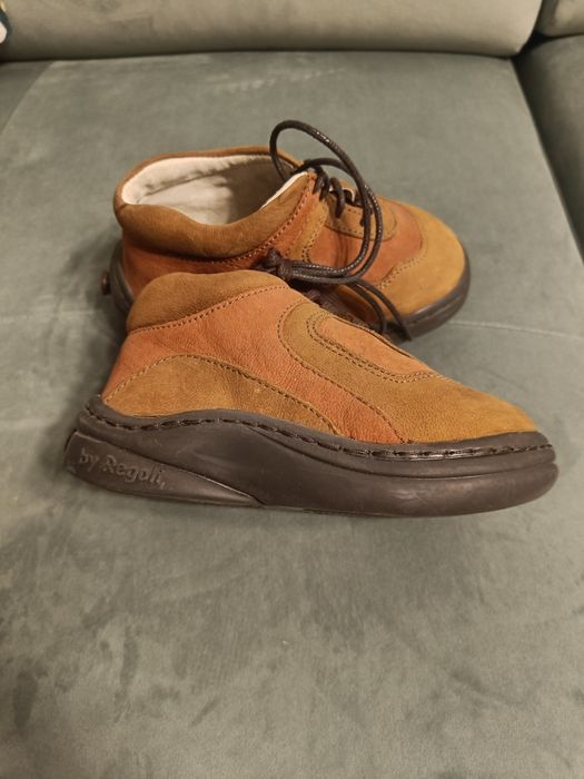 Incaltari / Pantofi / Adidas din piele - mărime 23/25