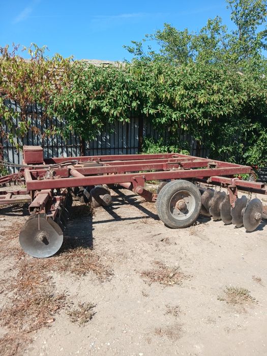 Tractor cu utilaje de vanzare