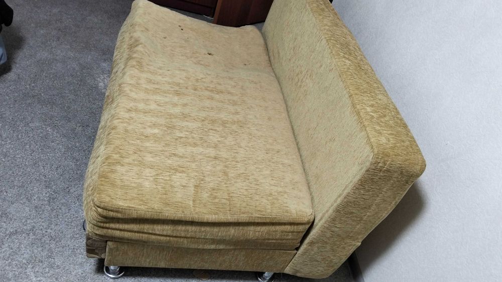 Диван б/у раскладной.