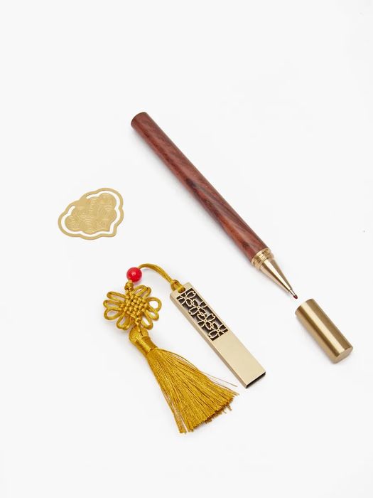 Подарочный набор с ежедневником и флешкой