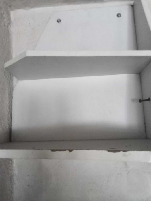 Дървено рафче       .