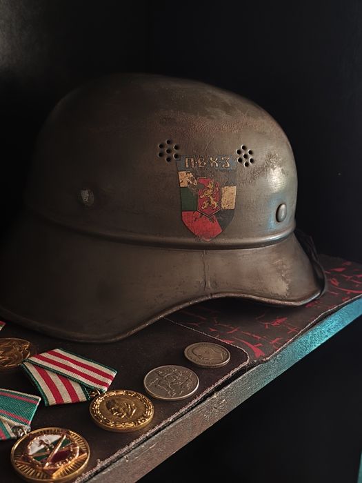Немска военна каска (Luftschutz Gladiator RL 2) с български декал ПВХЗ