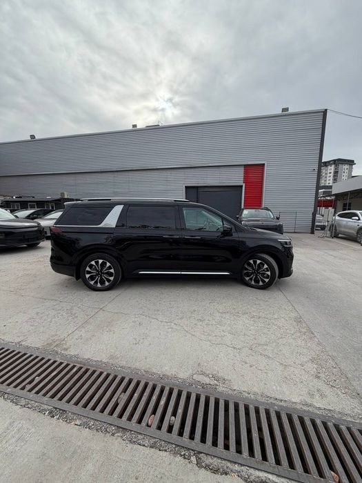Kia Sorento 3.5 MPI. Minivenlarni kushandasi. Li 9 Denz N9 konkurenti.