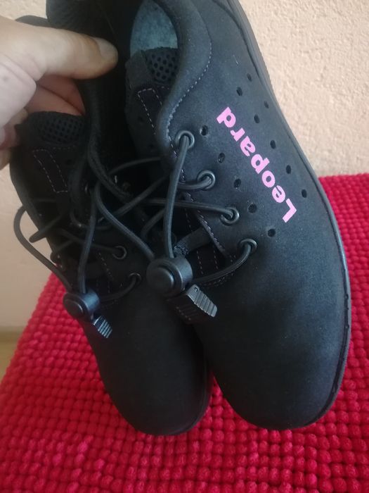 Pantofi noi cu protecție nr 39 Leopard