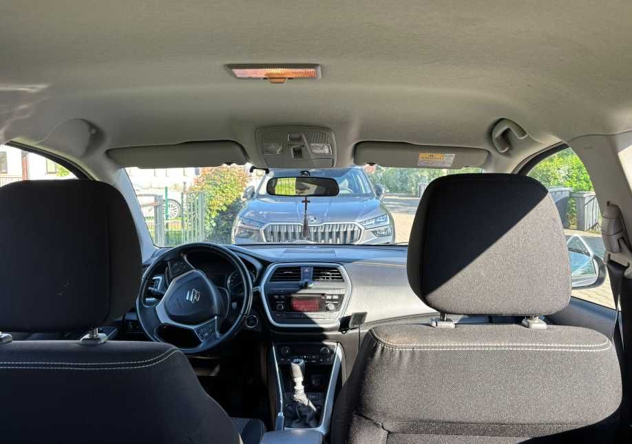 Mașina de familie Suzuki SX4 S-cross, bine intreținut