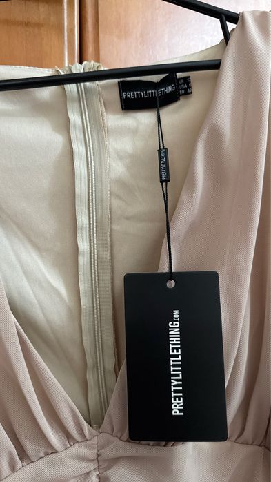Rochie prettylittlething