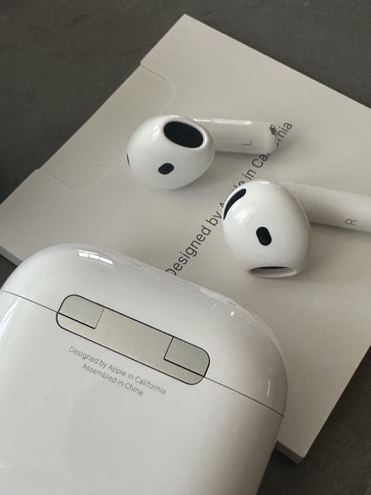 Airpods 4 with ANC