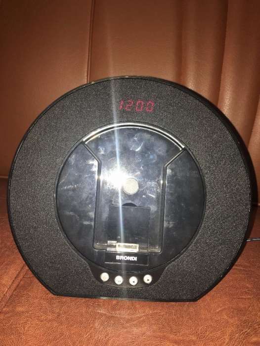 Docking station BRONDI "Black Moon" pentru iPhone si iPod