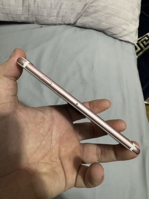 iPhone 7 32gb в отличном состоянии