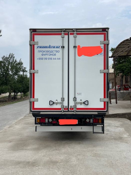 Isuzu yuk tashish mashinasi