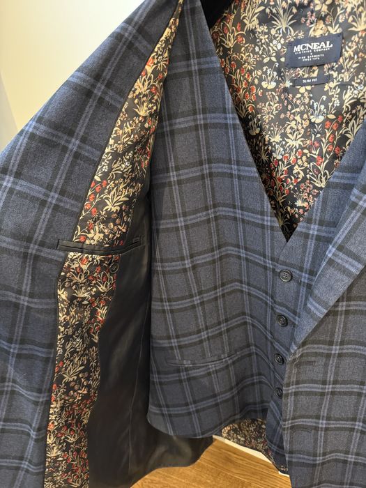 Sacou și Vesta MCNEAL