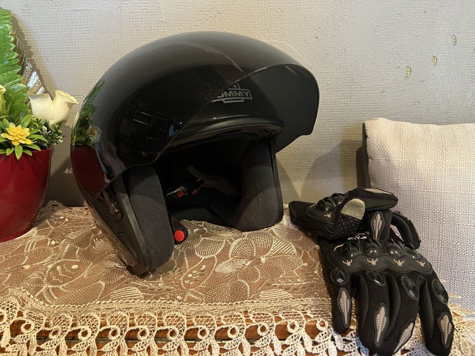 Vand casca motocicleta tommy fibreglass ecer22-05 cu manusi cadou