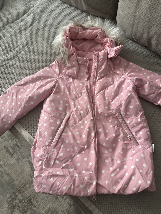 Продам куртку для девочки на рост 116-122