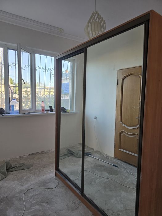 Шкаф купе с зеркалом