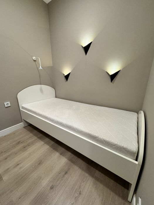 Кровать, компьютерный стол, шкаф, полка, тумбочка