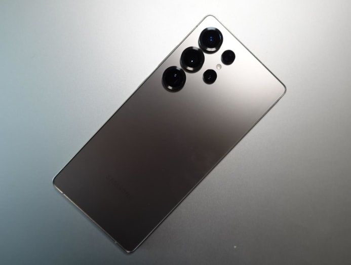 Продам Galaxy S25 Ultra в идеальном состояние