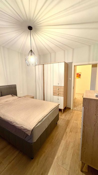 Продава се Тристаен апартамент в Пловдив, Каменица 1 - 110 кв.м за 2991 €/кв.м - Снимка #2