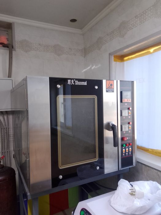 Продам для кухни технику пицца печь холодильник