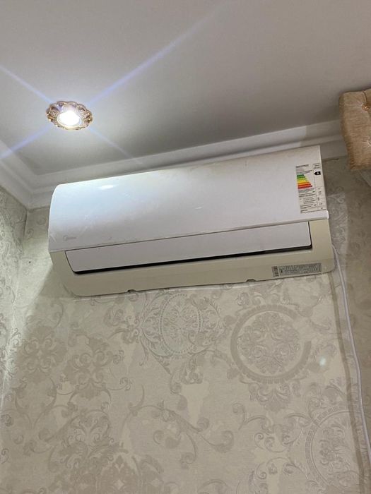 Кондиционер,1 год изпользованный,в хорошем состояний