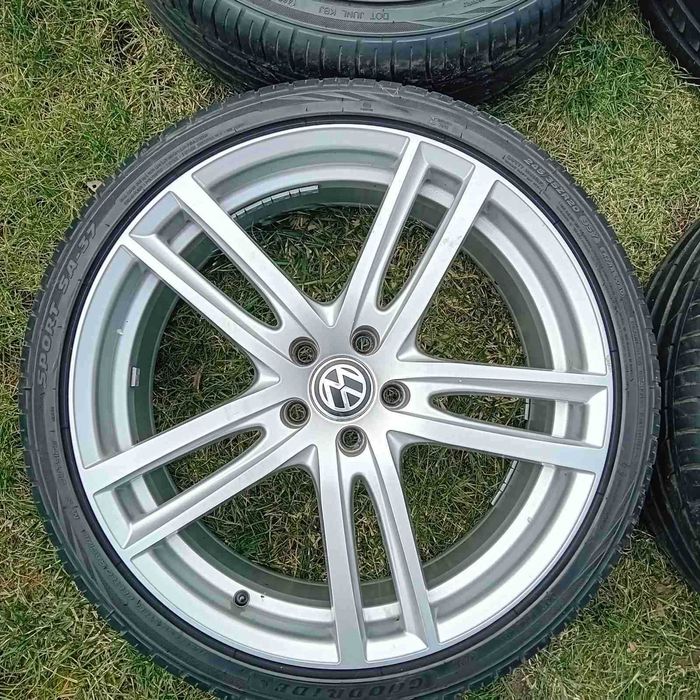 Джанти с гуми за VAG групата в перфектно състояние 5х112 20-ки