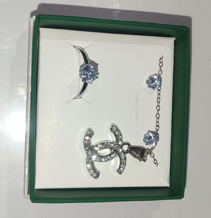 Bujetera ayollar taqinchoqlari