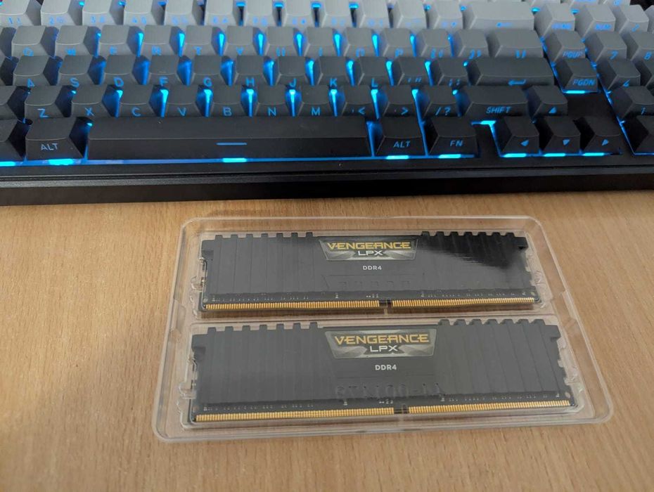 Kit Ram Corsair Vengeance LPX 32GB (2x16), DDR4, 3000MHz, CL15, Black