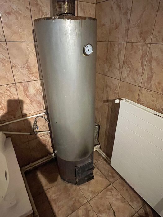 Vand boiler pe lemne