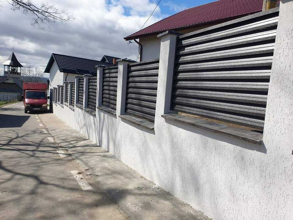 Garduri din panouri stil jaluzele, sipca metalica, tabla, plasa si BCA