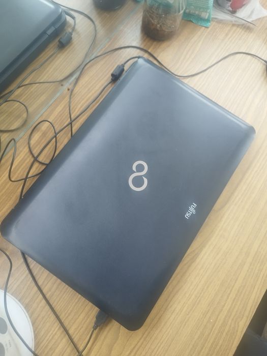 Продам ноутбук Fujitsu AH512