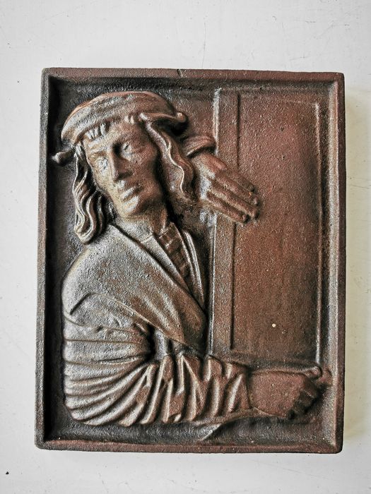 Vand decor metal gravat destul de gros circa 2kg si semnat