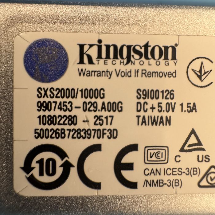 Новый 1TB ssd внешний Kingston XS2000