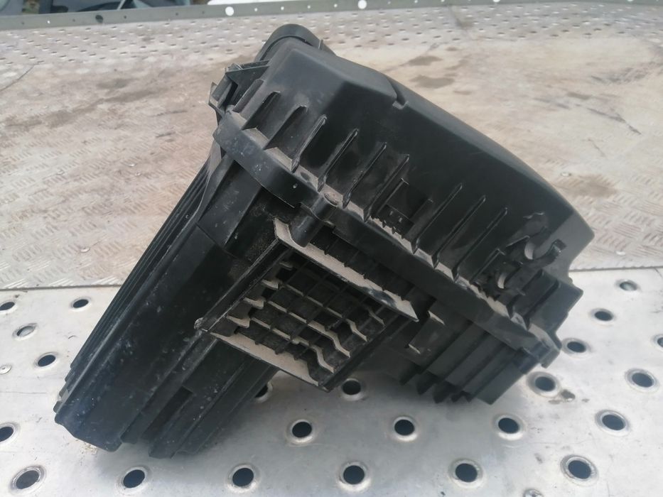 Кутия въздушен филтър за Пежо-407 бензин