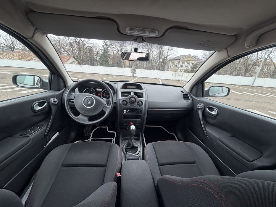 Vand Renault Megane 2 , 1.4 benzina