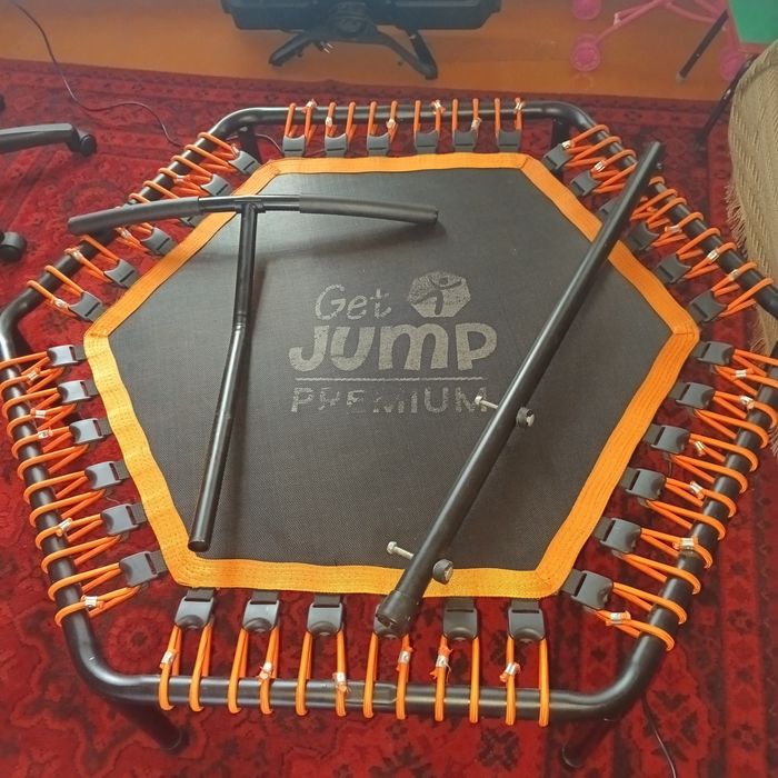 Продам  батут для джампинга в хорошем состоянии а