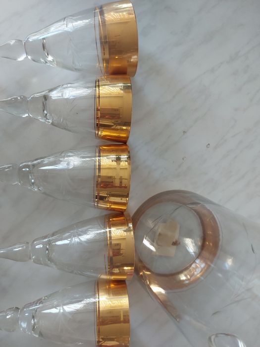 Антикварен сервиз за вино